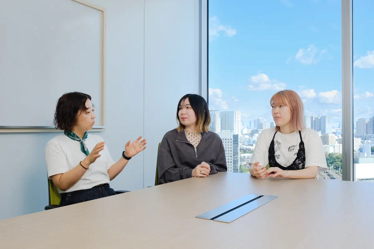 HCDの実践者として、デザインの本質をチームに伝える五十嵐さん。